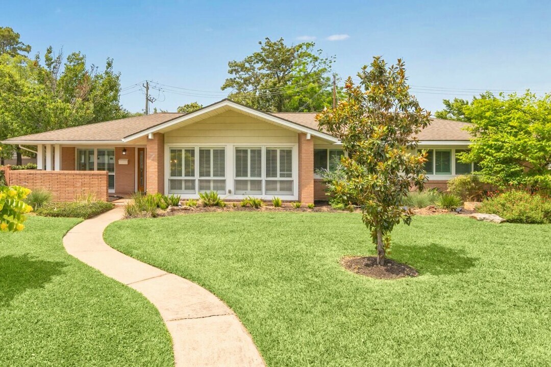 7222 Hartland St in Houston, TX - Building Photo