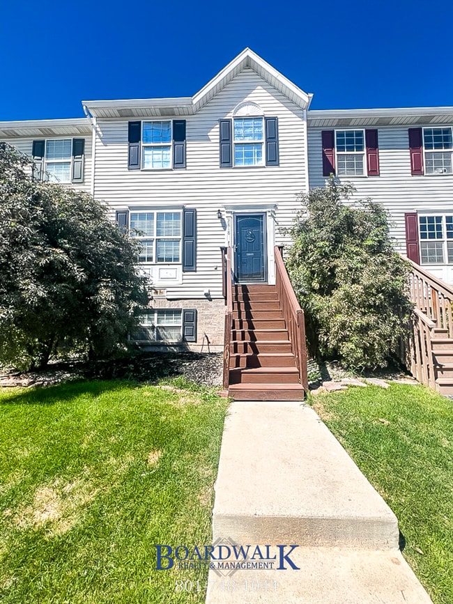 property at 2818 Archmore Ct