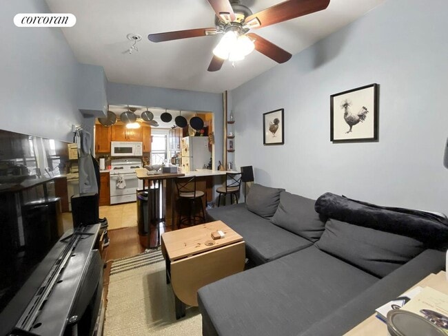 758 10th Ave in New York, NY - Building Photo - Building Photo