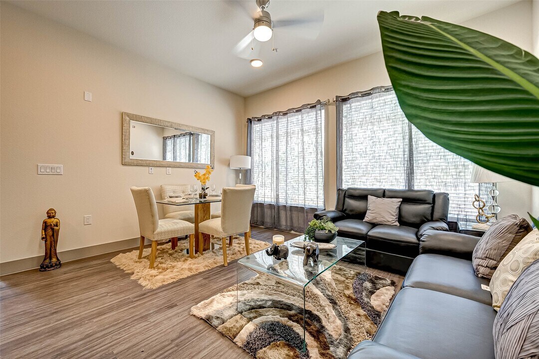 6955 Turtlewood Dr in Houston, TX - Building Photo