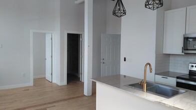 630 N Park Ave-Unit -B in Fremont, NE - Building Photo - Building Photo
