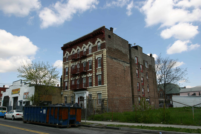 14 Gouverneur St in Newark, NJ - Building Photo - Building Photo