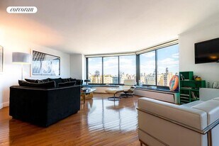 40 E 94th St in New York, NY - Building Photo