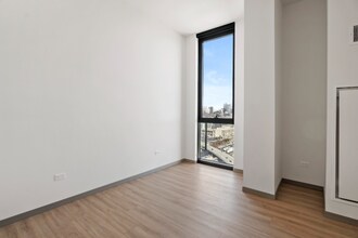 527 S Damen Ave in Chicago, IL - Building Photo - Building Photo