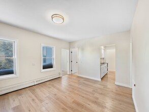 8 Colby St in Lawrence, MA - Foto de edificio - Building Photo