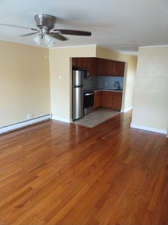367 Ashford St, Unit 1