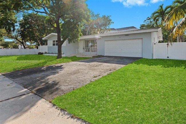 3812 N Circle Dr in Hollywood, FL - Building Photo - Building Photo