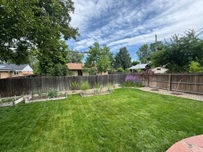 500 Estes St in Lakewood, CO - Foto de edificio - Building Photo