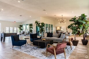 Lakeside Gardens in Daytona Beach, FL - Building Photo