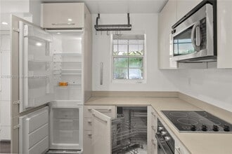 3130 Bird Ave in Miami, FL - Building Photo - Building Photo