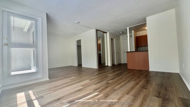 5 Admiral Dr in Emeryville, CA - Building Photo - Building Photo