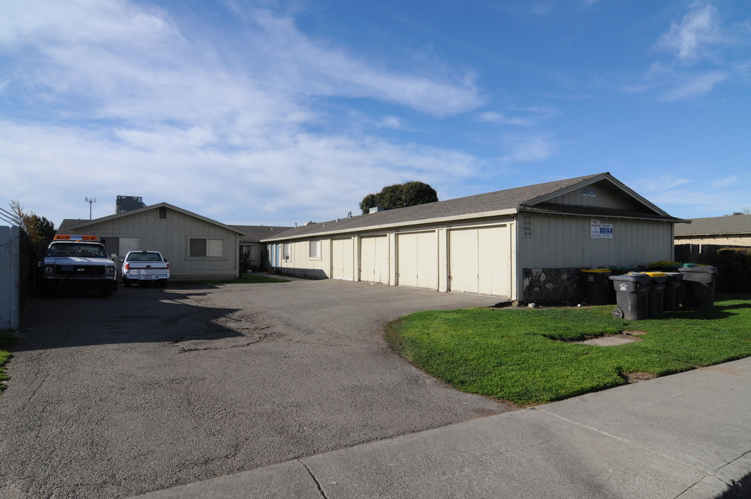 3032 Wentworth Dr in Stockton, CA - Building Photo