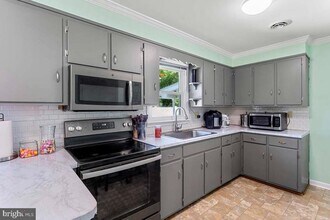 54 W Henrietta St in Smithsburg, MD - Building Photo - Building Photo