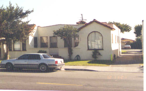 742 S Ferris Ave in Los Angeles, CA - Foto de edificio