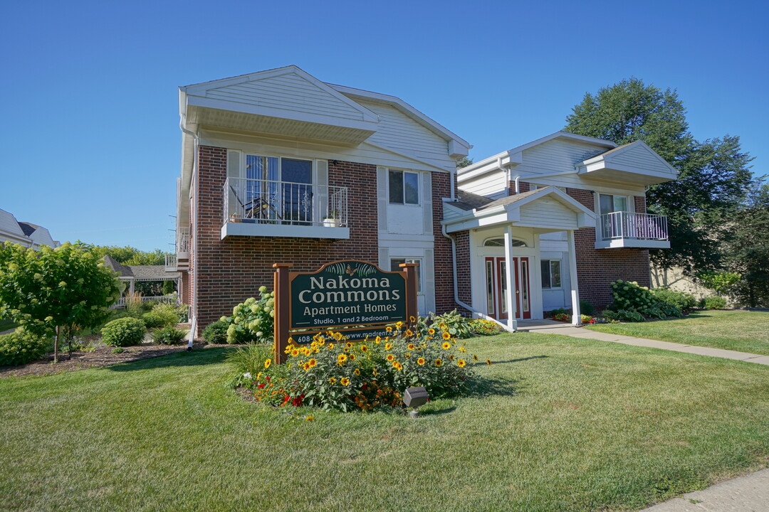 Nakoma Commons in Madison, WI - Foto de edificio