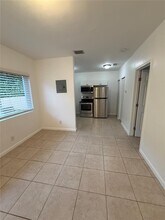 1034 NW 2nd St in Miami, FL - Building Photo - Building Photo
