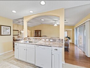 32937 Enchanted Oaks Ln in Leesburg, FL - Building Photo - Building Photo