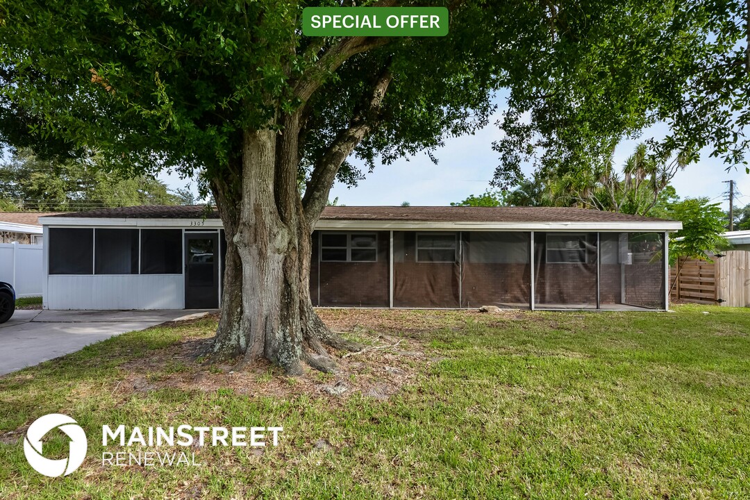 3305 19th Ave W in Bradenton, FL - Building Photo