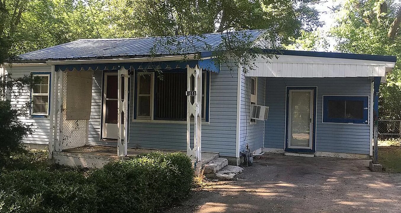 3011 W Walnut St in Springfield, MO - Building Photo