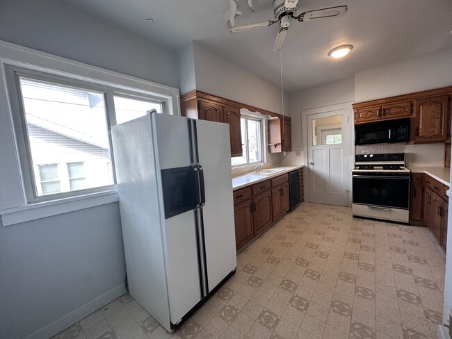 205 Winter in Danville, IL - Building Photo - Building Photo