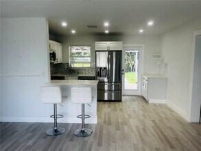 6318 NW 24th Ct in Margate, FL - Building Photo - Building Photo