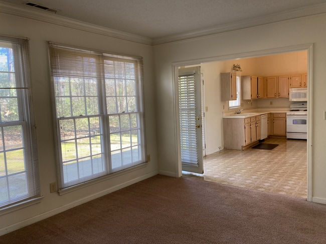 3130 Ashbury Ln in Rex, GA - Foto de edificio - Building Photo