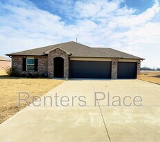14 Stonegate Dr in Pryor, OK - Building Photo