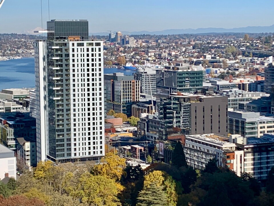 588 Bell St in Seattle, WA - Building Photo