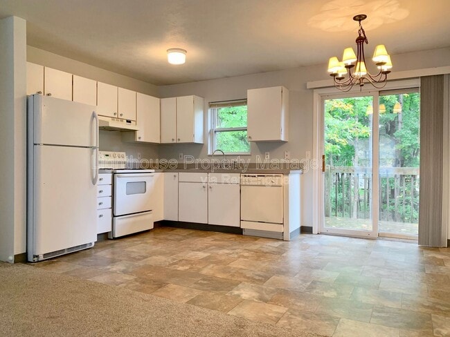 1324 S Hanover St in Hastings, MI - Building Photo - Building Photo