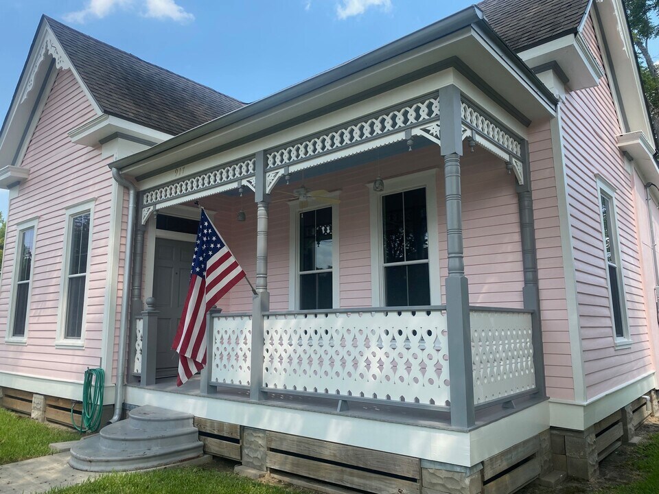 917 Pinckney St in Houston, TX - Building Photo
