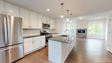 2731 Bristol Rdg Dr in Ann Arbor, MI - Building Photo - Building Photo