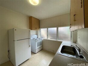 3257 Kikilia Pl in Honolulu, HI - Building Photo - Building Photo