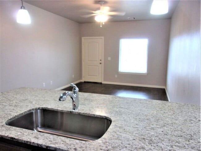 4704 Loch Ln in Del City, OK - Building Photo - Building Photo