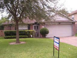 13715 Naomi Hollow Ln in Houston, TX - Building Photo