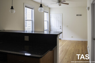 1738 W Altgeld St in Chicago, IL - Building Photo - Building Photo