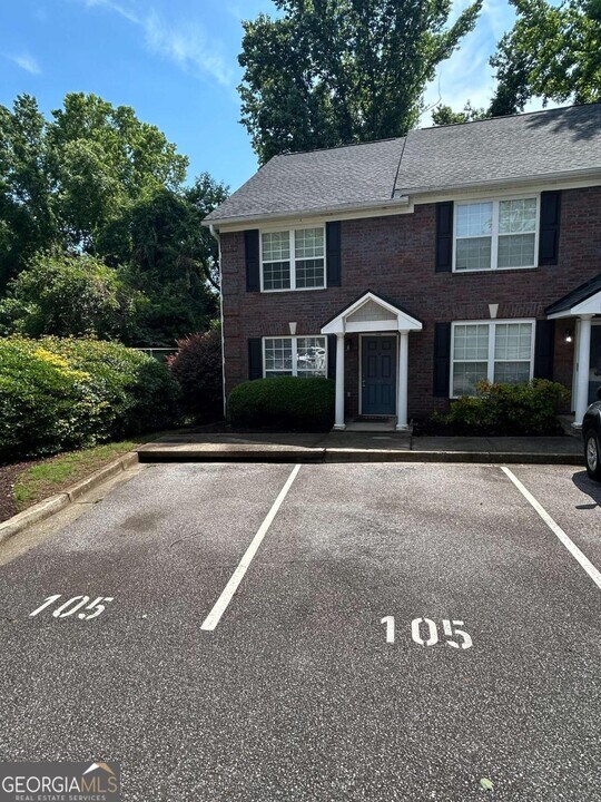 240 Cleveland Rd in Bogart, GA - Building Photo