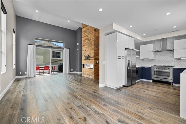 property at 2415 Carnegie Ln