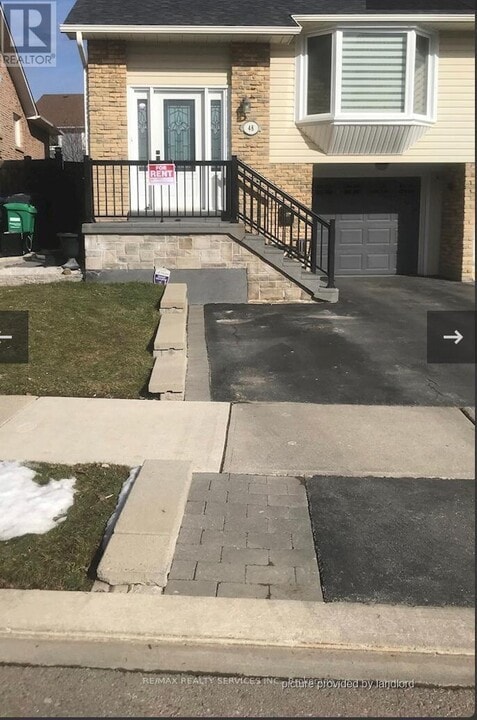 48 Kincaid Ct in Brampton, ON - Building Photo