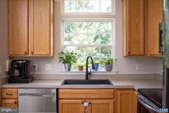 662 Holly Hill Dr in Barboursville, VA - Building Photo - Building Photo