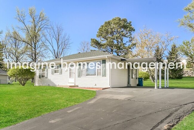 307 Essen Ln in Ballwin, MO - Foto de edificio - Building Photo