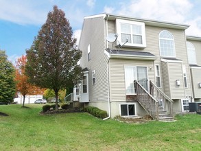 7 Greenwood Rd in Morrisville, PA - Building Photo - Building Photo
