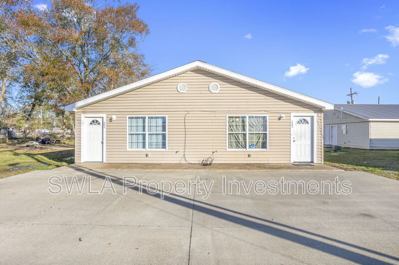 308 W Napoleon St in Sulphur, LA - Building Photo