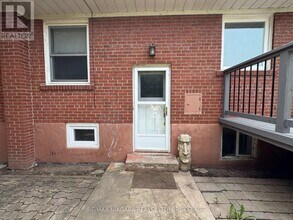 579 Lees Ln in Oakville, ON - Building Photo - Building Photo