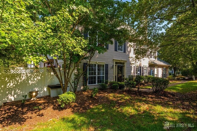 101 S Branch Dr in Whitehouse Station, NJ - Building Photo - Building Photo