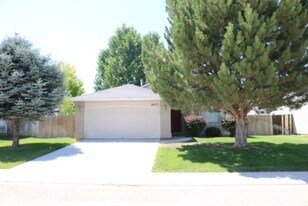 16633 Sadie Ave in Caldwell, ID - Building Photo