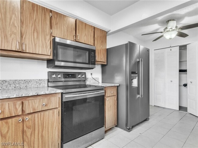 property at 624 SE 12th Ct