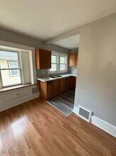 359 Booth Ave in Akron, OH - Building Photo - Building Photo