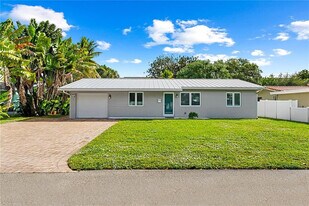 2360 NE 15th Terrace in Pompano Beach, FL - Building Photo