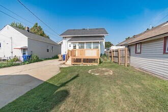 7305 32nd Ave in Kenosha, WI - Building Photo - Building Photo