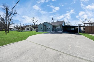 1012 Randall Unit A St in Pasadena, TX - Building Photo - Building Photo